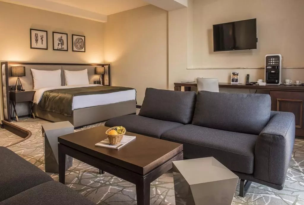 hotel constantine the great serbia_shabavizparvaz_06.jpg